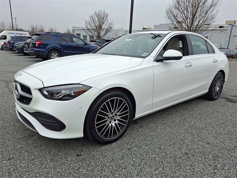 Used 2024 Mercedes-Benz C 300 4MATIC Sedan image 3