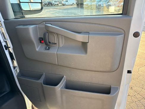 Used 2024 Chevrolet Express 2500 w/ Driver Convenience Package image 21