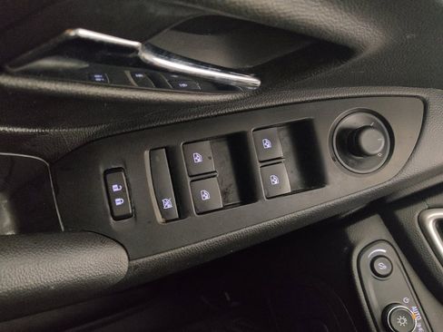 Used 2018 Chevrolet Trax LT w/ LT Convenience Package FWD image 27