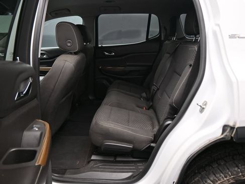 Used 2018 GMC Acadia SLE AWD/4WD image 24