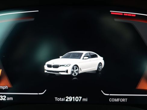 Used 2023 BMW 530i xDrive image 12