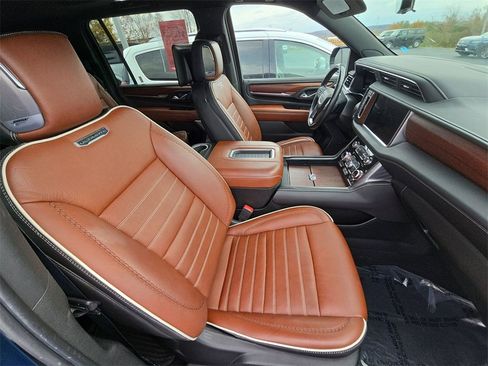 Used 2023 GMC Yukon XL Denali Ultimate image 13