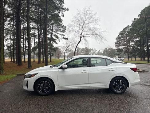 Used 2025 Nissan Sentra SV w/ All-Weather Package image 6