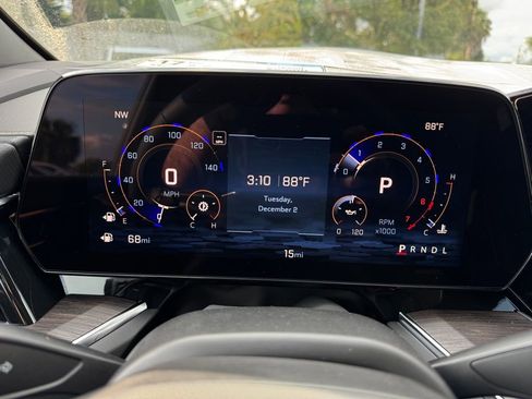 New 2025 Chevrolet Suburban Premier RWD image 21