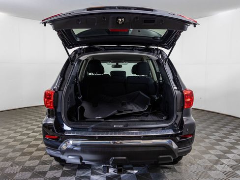 Used 2020 Nissan Pathfinder SV image 39