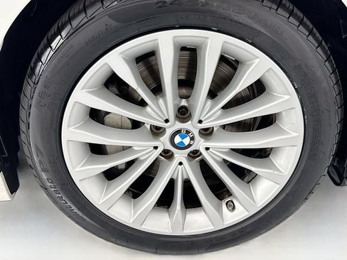 Used 2023 BMW 530i w/ Premium Package RWD image 31