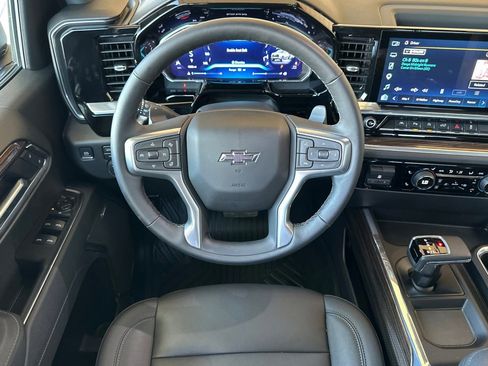 Used 2026 Chevrolet Silverado 1500 LT Trail Boss w/ LT Trail Boss Premium Package AWD/4WD image 15