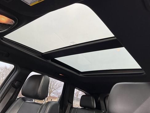 Used 2014 Jeep Grand Cherokee Limited w/ Luxury Group II image 16