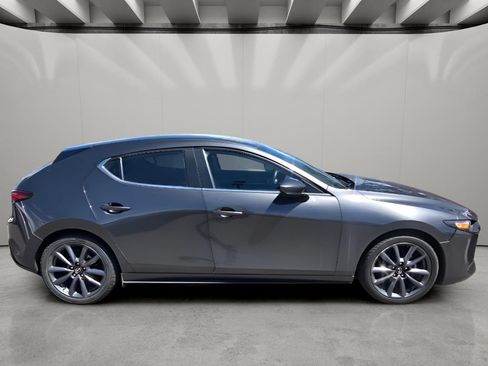 Used 2021 MAZDA MAZDA3 s FWD image 12
