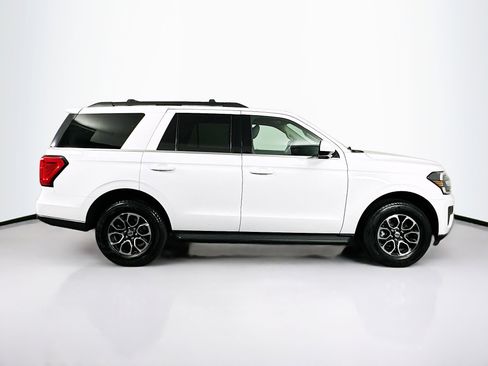 Used 2024 Ford Expedition XLT image 10