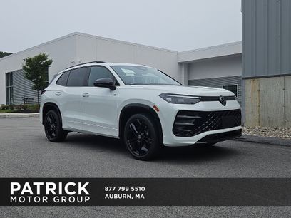 New 2025 Volkswagen Tiguan SE R-Line