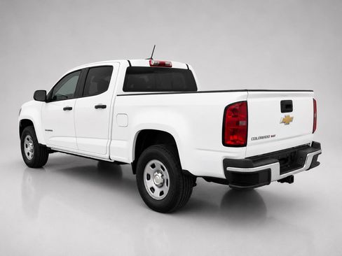 Used 2017 Chevrolet Colorado W/T w/ WT Convenience Package RWD image 3