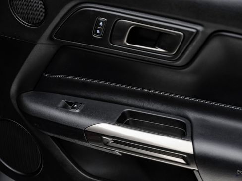 Used 2022 Ford Mustang Shelby GT500 w/ Technology Package image 77