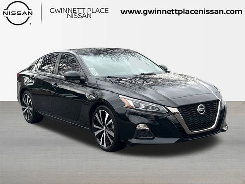 Used 2019 Nissan Altima 2.5 SR w/ SR Premium Package image 3