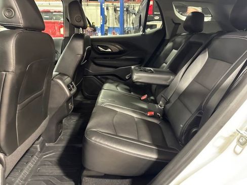 Used 2023 GMC Terrain SLT image 26