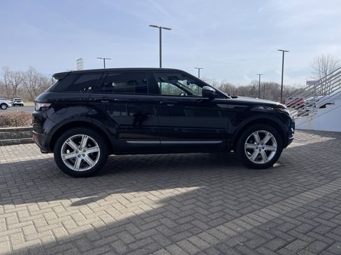 Used 2015 Land Rover Range Rover Evoque Pure Plus image 4