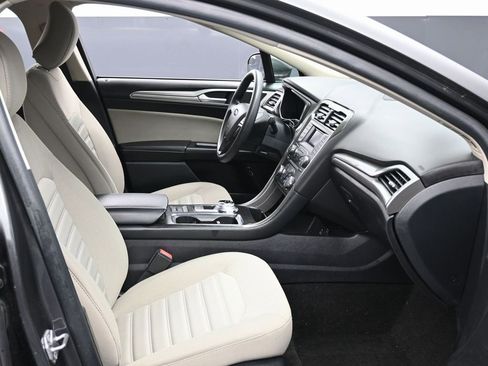 Used 2018 Ford Fusion S image 31