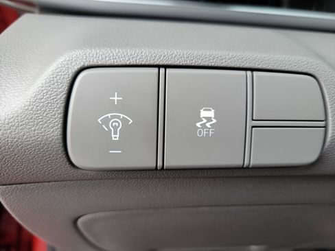 Certified 2025 Hyundai Elantra SEL image 19