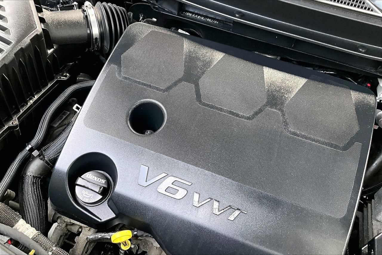 Used 2021 Chevrolet Traverse RS AWD/4WD image 32