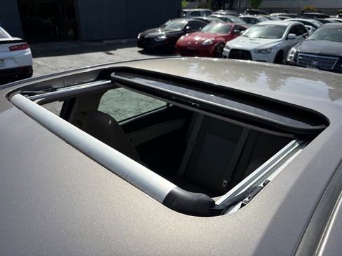 Used 2016 Toyota Corolla LE image 22