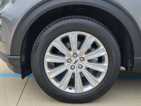 Used 2023 Ford Explorer Limited w/ Limited Technology Package AWD/4WD image 34