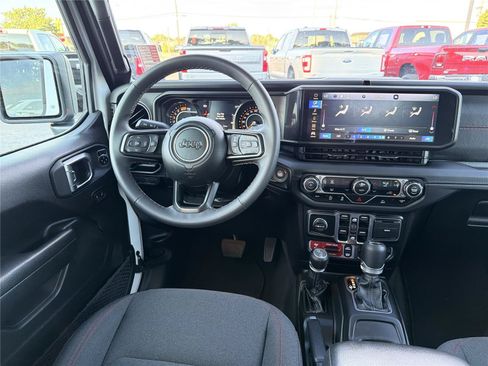 Used 2025 Jeep Wrangler Unlimited Rubicon AWD/4WD image 21