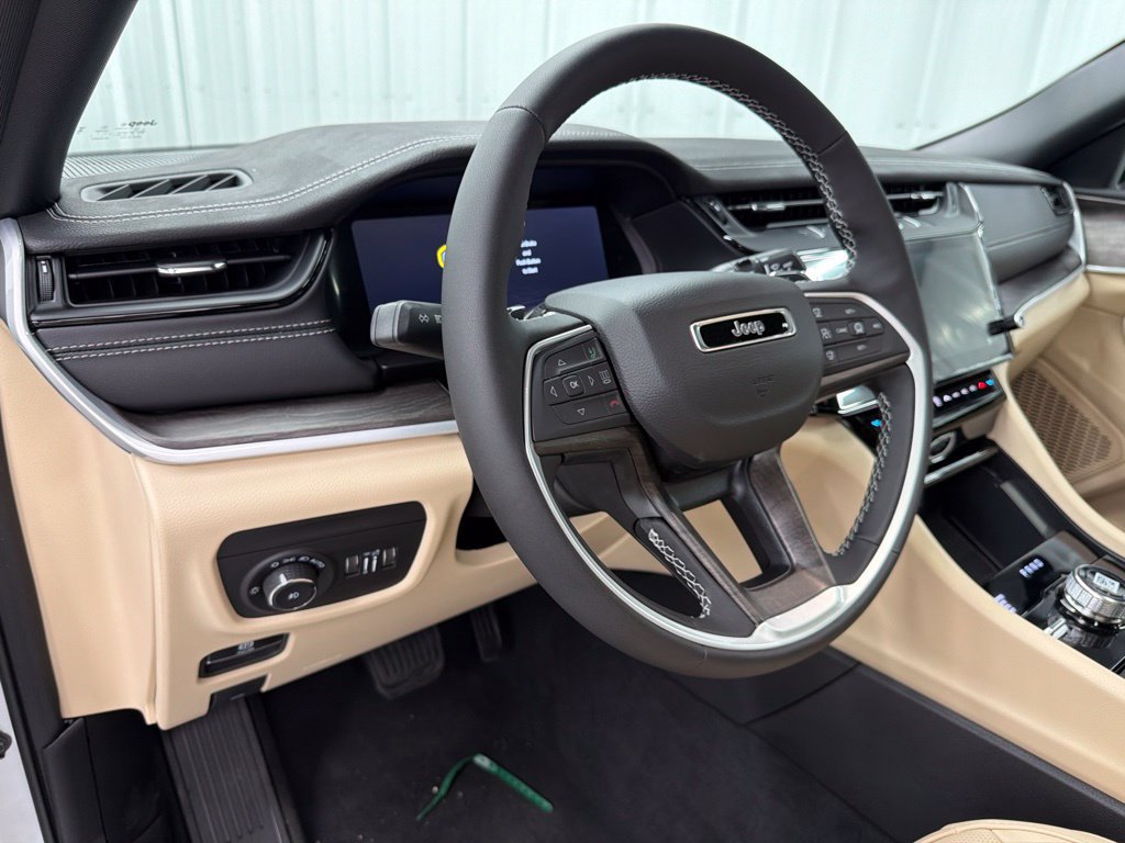 New 2027 Jeep Grand Cherokee Limited AWD/4WD image 14