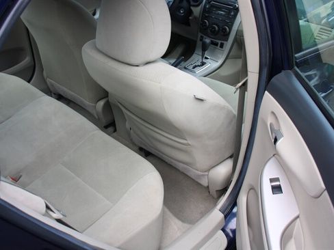 Used 2011 Toyota Corolla LE FWD image 6