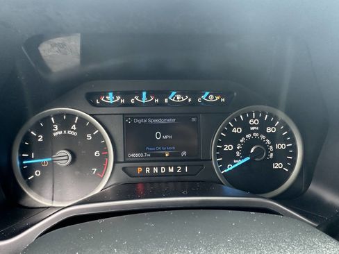 Used 2016 Ford F150 XLT w/ Equipment Group 302A Luxury AWD/4WD image 22