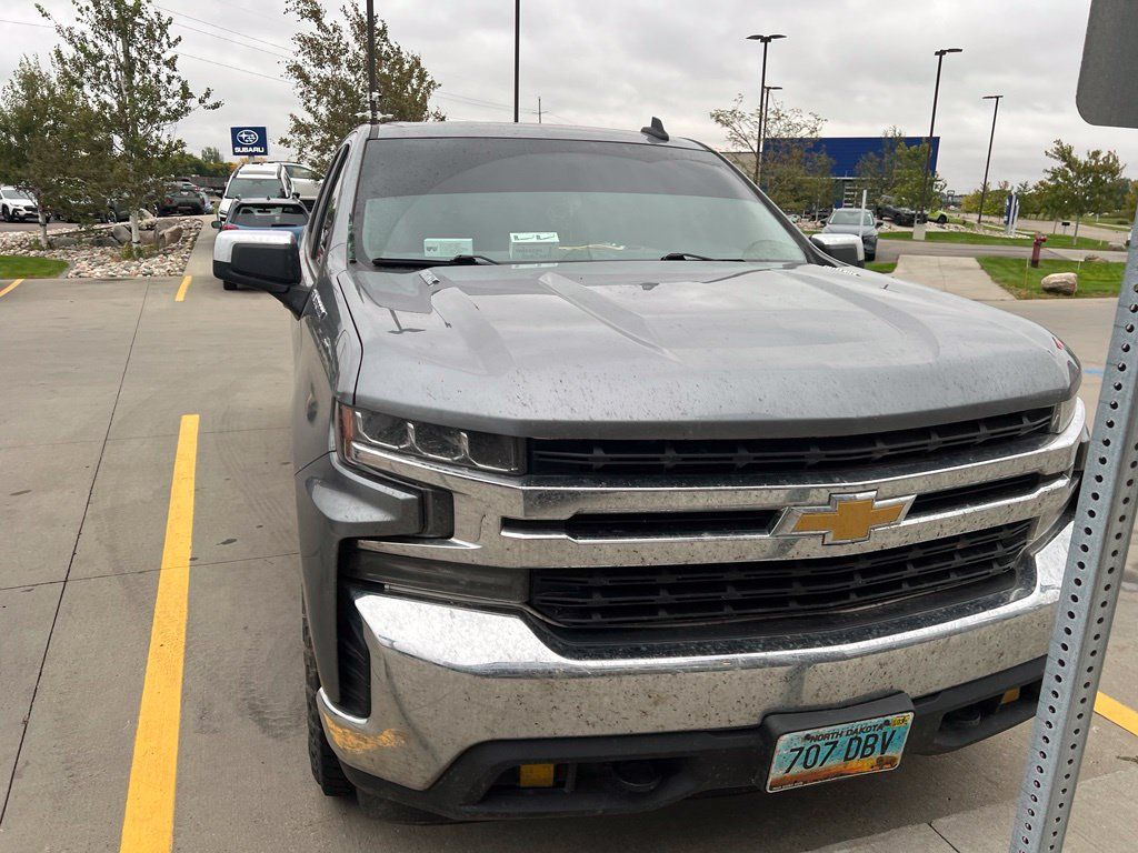 Used 2021 Chevrolet Silverado 1500 LT AWD/4WD image 5