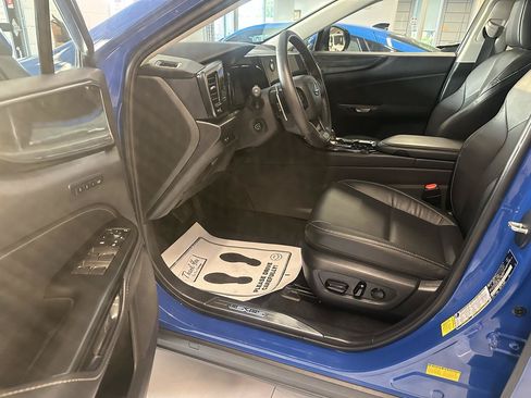 Used 2025 Lexus NX 250 FWD w/ Towing Package (2000 Lbs) image 7