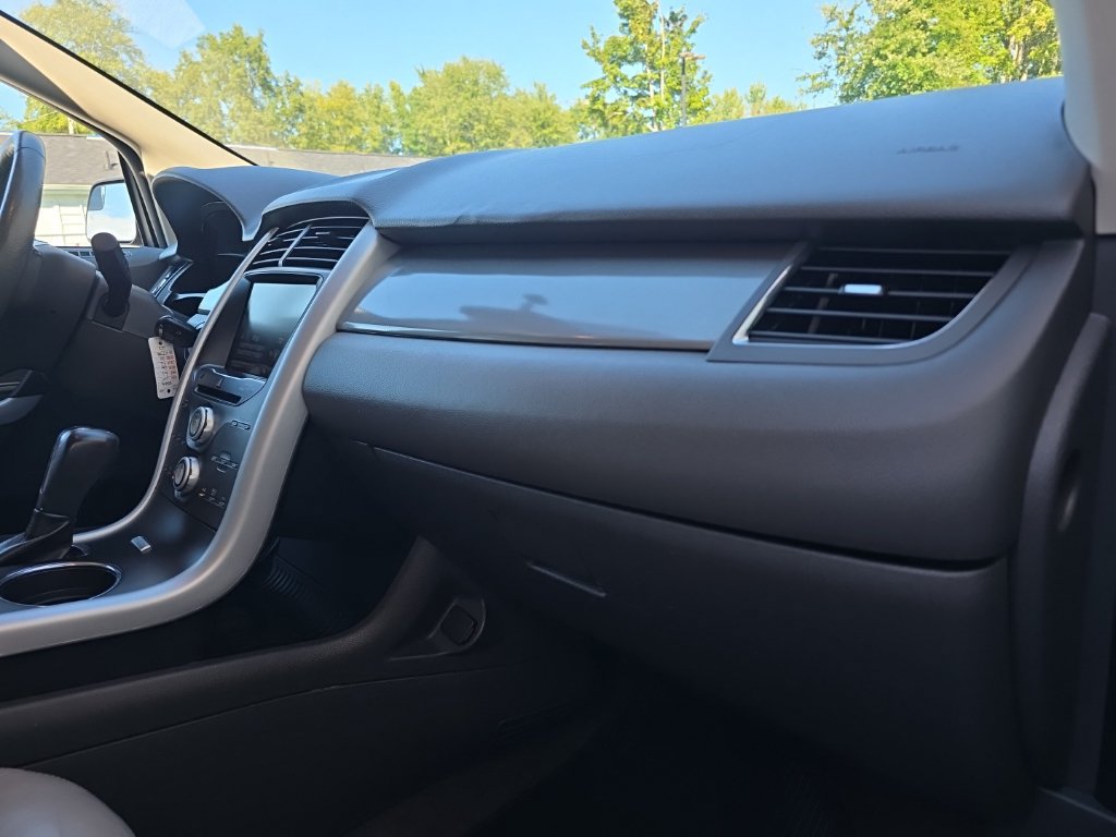 Used 2014 Ford Edge SEL w/ Equipment Group 205A AWD/4WD image 21