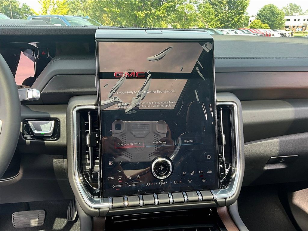 New 2026 GMC Yukon XL Denali w/ Sun & Power Step Package AWD/4WD image 24