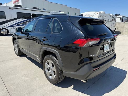 Used 2025 Toyota RAV4 LE AWD/4WD image 5
