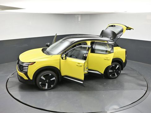 New 2026 Nissan Kicks SR image 40