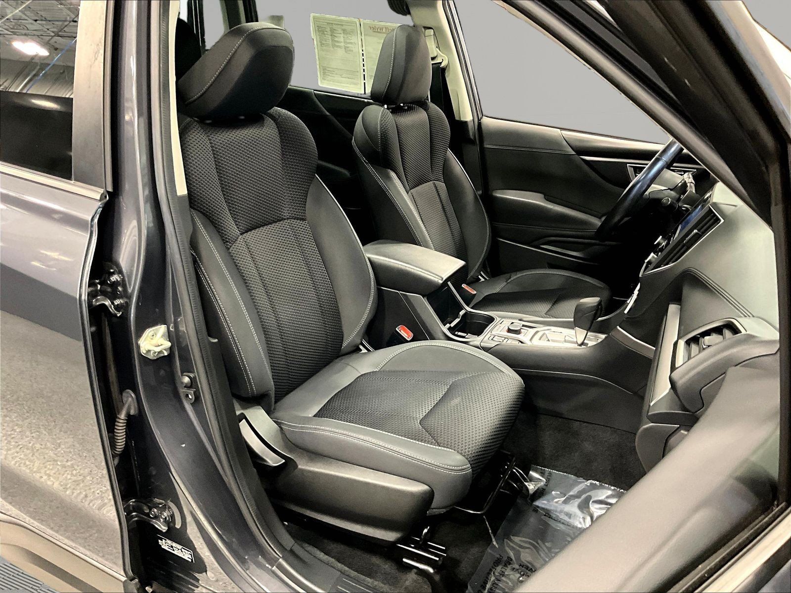 Used 2021 Subaru Forester Premium AWD/4WD image 30