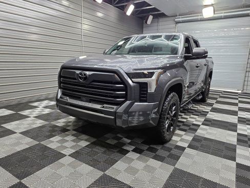 Used 2025 Toyota Tundra SR5 w/ SR5 Convenience Package AWD/4WD image 43