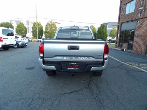 Used 2019 Toyota Tacoma TRD Sport image 7