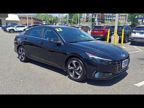 Certified 2023 Hyundai Elantra Limited FWD image 2