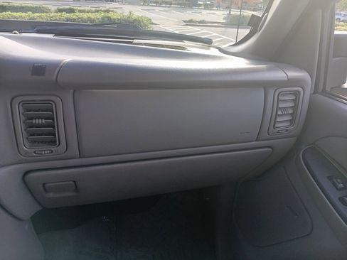 Used 2006 Chevrolet Silverado 3500 LT w/ Heavy-Duty Power Package image 17