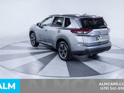 Used 2024 Nissan Rogue SV image 7