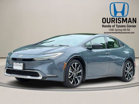 Used 2024 Toyota Prius Prime FWD image 2
