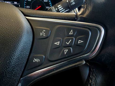 Used 2018 Chevrolet Equinox LT AWD/4WD image 25