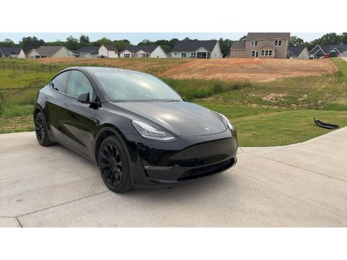 Used 2021 Tesla Model Y Long Range AWD/4WD image 2
