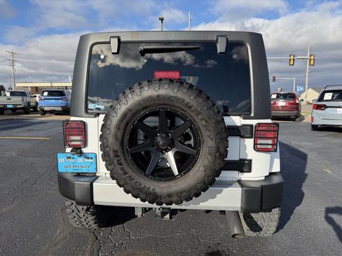 Used 2017 Jeep Wrangler Unlimited Sahara w/ Connectivity Group image 6