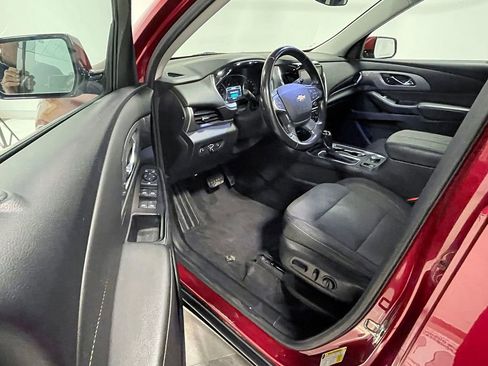 Used 2019 Chevrolet Traverse LT w/ LPO, Floor Liner Package AWD/4WD image 3