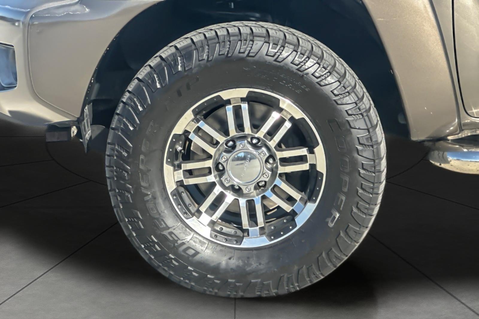 Used 2014 Toyota Tacoma PreRunner w/ SR5 Package RWD image 23
