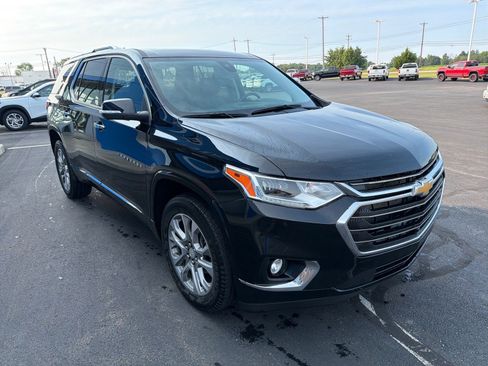Used 2021 Chevrolet Traverse Premier w/ LPO, Floor Liner Package FWD image 7