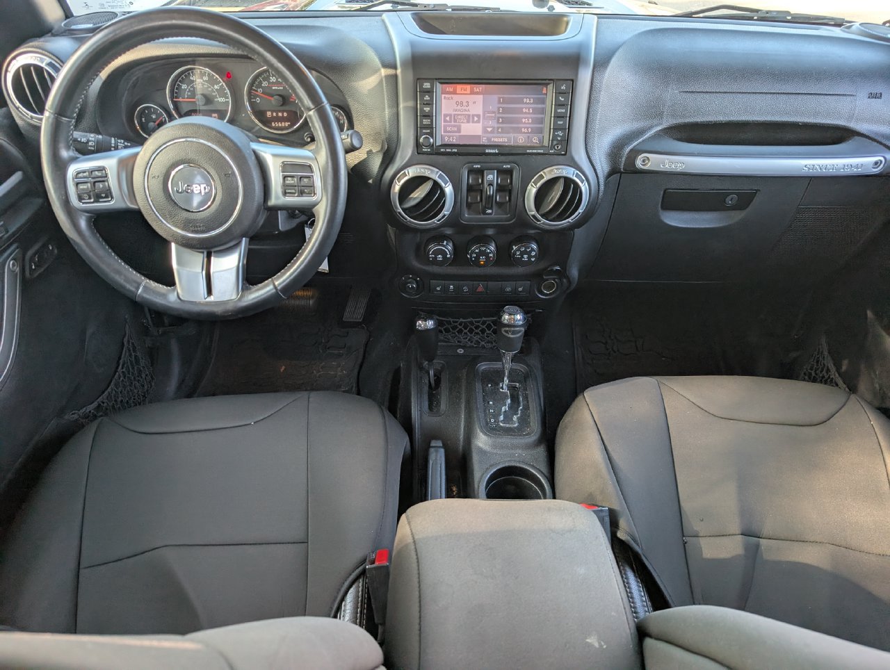 Used 2015 Jeep Wrangler Unlimited Rubicon AWD/4WD image 10