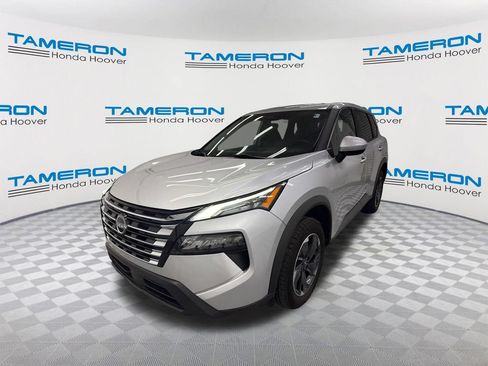 Used 2024 Nissan Rogue SV AWD/4WD image 1